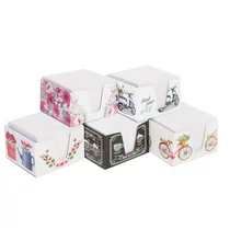 Kockatömb 9x9x6cm színes dobozban